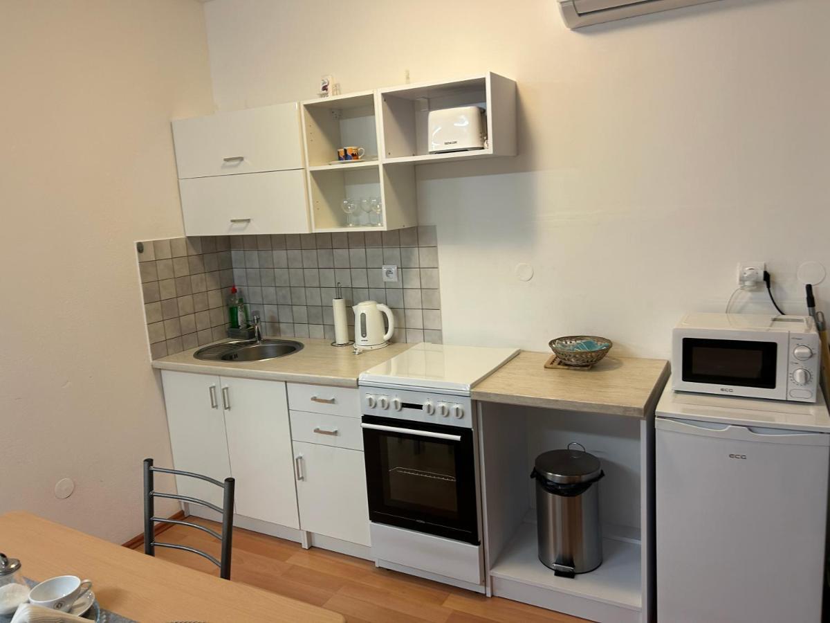 Dunajská Streda Konde Apartments D מראה חיצוני תמונה